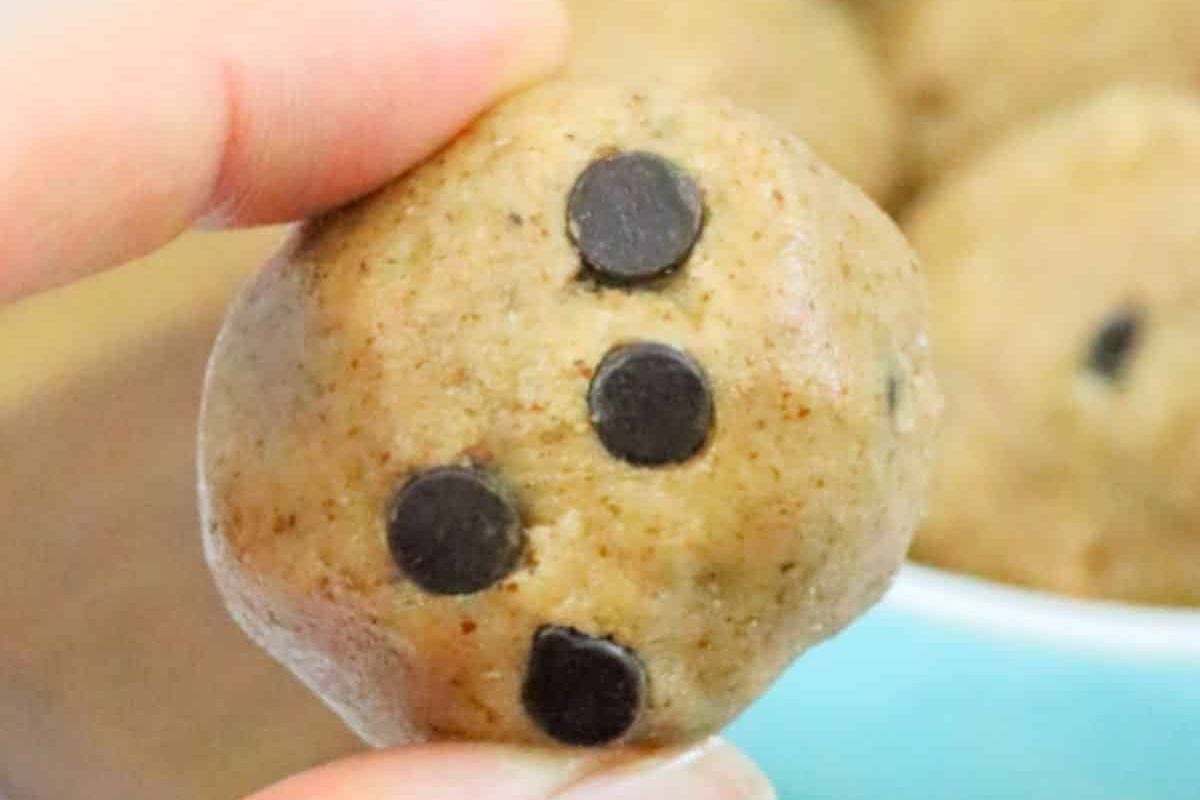 Cookie Dough protein balls - Fit as a Mama Bear