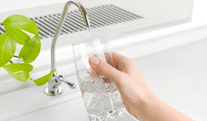 filtered water at kitchen sink